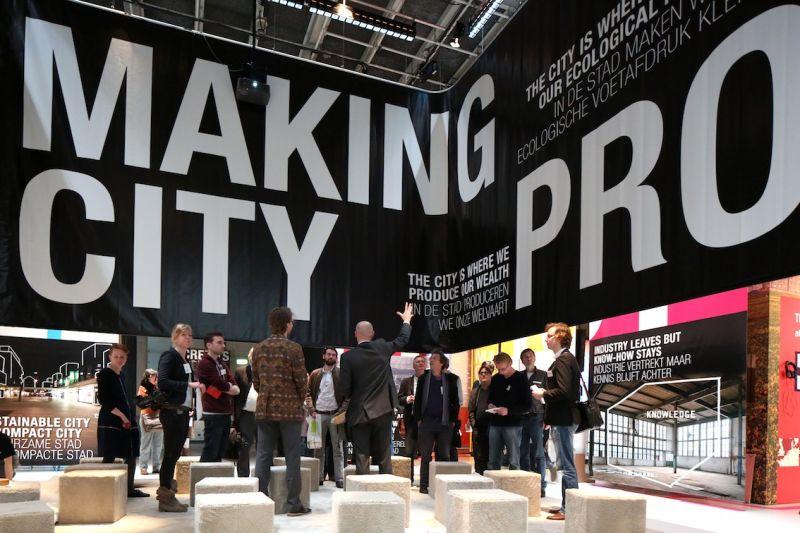 Making City, de hoofdtentoonstelling in het NAi, 2012. Foto: Ossip van Duivenbode