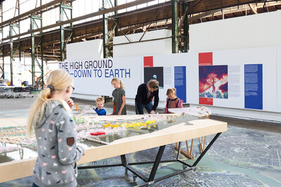 Exhibition The High Ground. Photo: Aad Hoogendoorn.