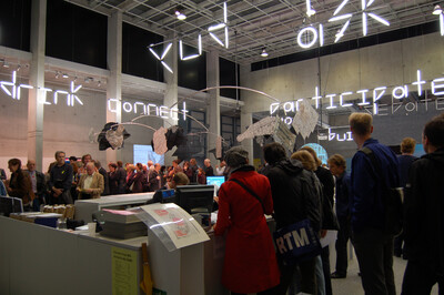 Lezing in het Forum van Open City, Designing Coexistence. Foto: Michelle Wilderom