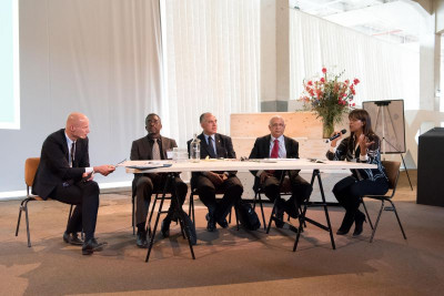 Right to left: Raisa Banfield (Deputy Mayor of Panama City), Kumaresh Misra (Deputy Secretary General Habitat III), Mohammed Abdelaty (Minister of Water Resources and Irrigation of Egypt), Carlos Bonete Martinho (Minister of Public Works, Housing and Water Resources of Mozambique) and Henk Ovink (Dutch Special Envoy for International Water Affairs). Photo: Hans Tak